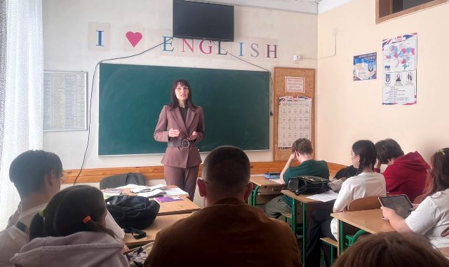 Синтаксис української мови пояснює доцент Ніна Свистун